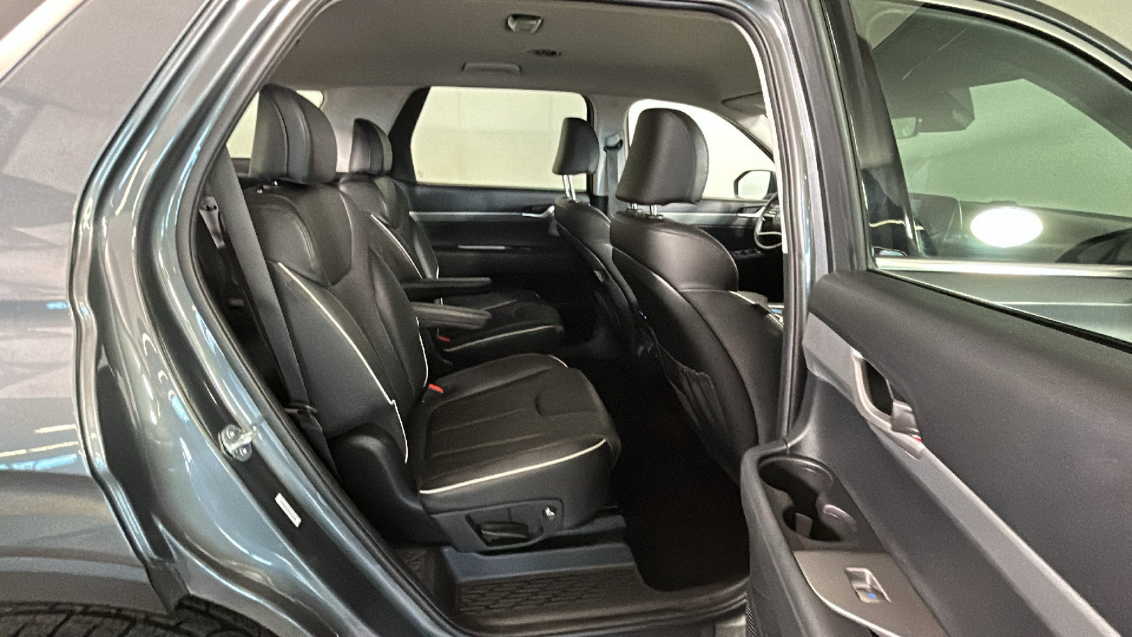 Used 2025 Hyundai Palisade SEL FWD image 34