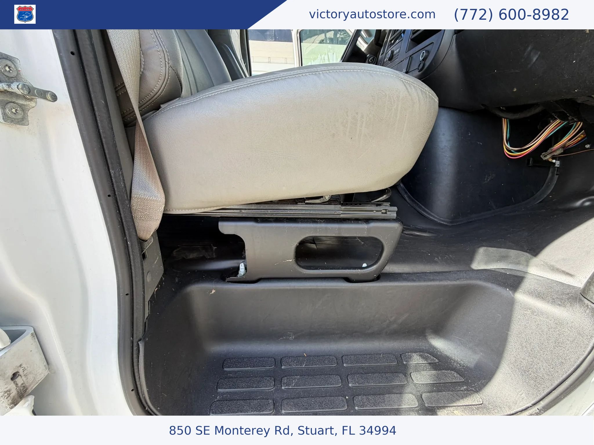 Used 2017 Chevrolet Express 2500 RWD image 21