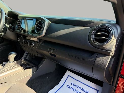 Used 2016 Toyota Tacoma TRD Sport w/ Towing Package image 45