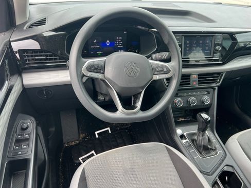 Certified 2022 Volkswagen Taos S FWD image 11