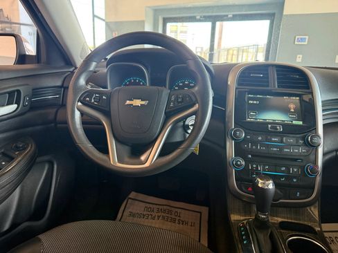 Used 2016 Chevrolet Malibu LT FWD image 13