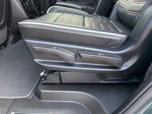 Used 2025 GMC Yukon AT4 Ultimate image 41