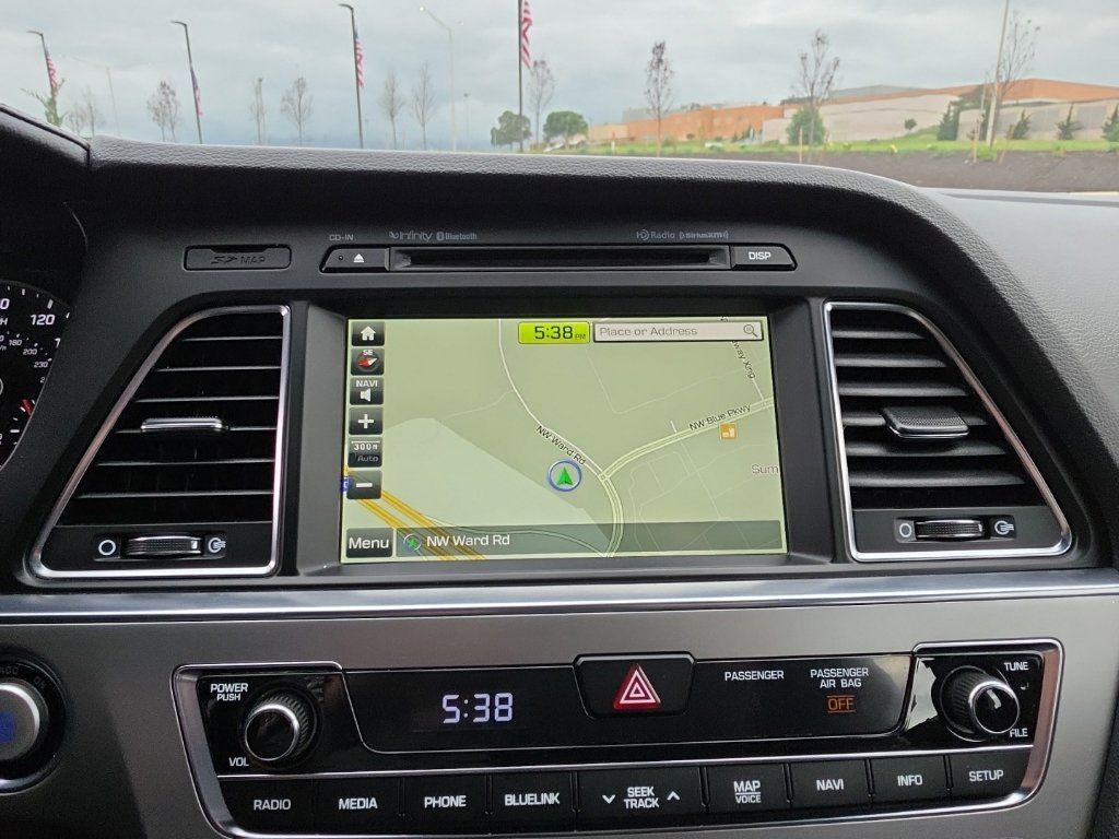 Used 2017 Hyundai Sonata Limited 2.0T FWD image 16