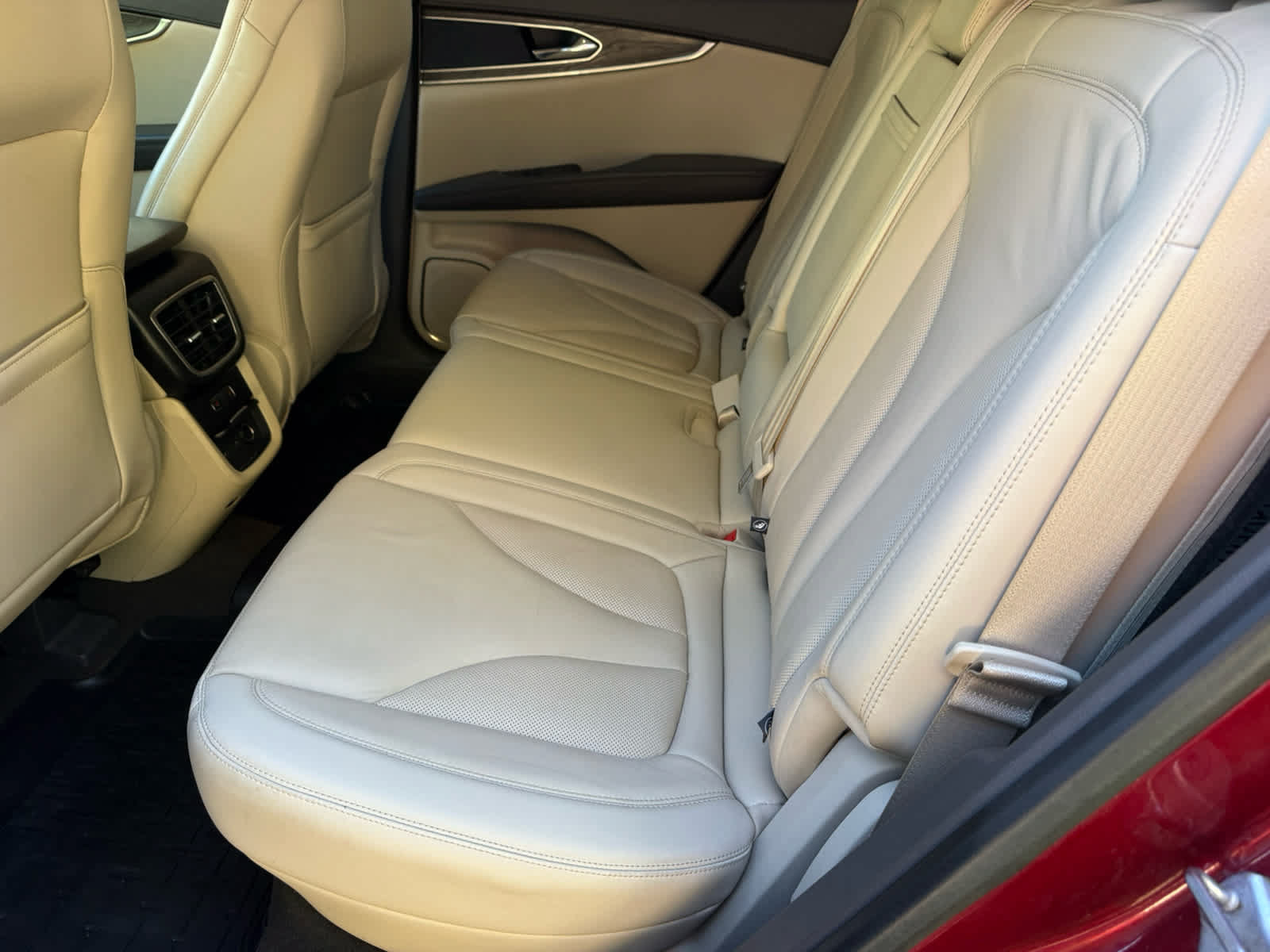 Used 2019 Lincoln Nautilus Select FWD image 5