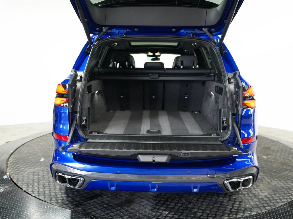 Used 2025 BMW X5 M60i AWD/4WD image 45