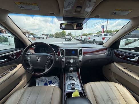 Used 2012 Hyundai Equus Signature RWD image 10