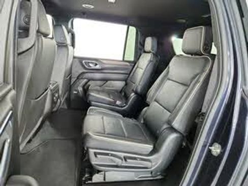 Used 2023 Chevrolet Suburban Premier image 20