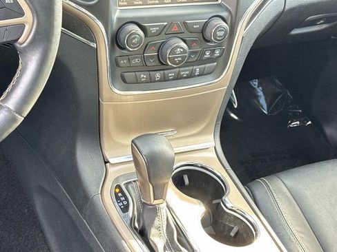 Used 2016 Jeep Grand Cherokee Limited image 23
