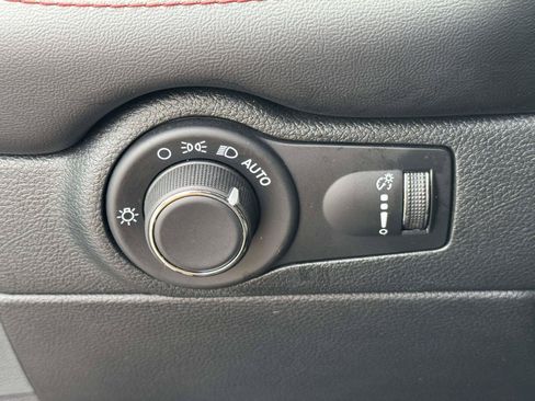 Used 2025 Dodge Durango GT AWD/4WD image 8