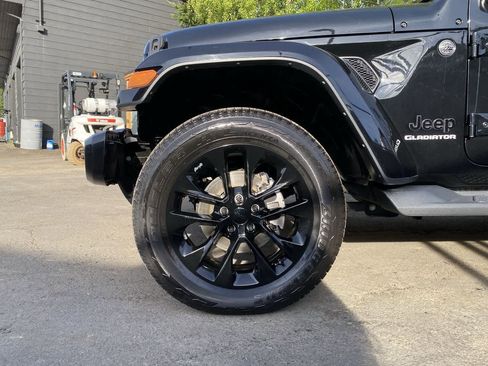 Used 2021 Jeep Gladiator Overland AWD/4WD image 11