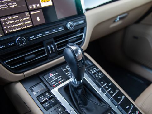 Certified 2020 Porsche Macan S AWD/4WD image 10