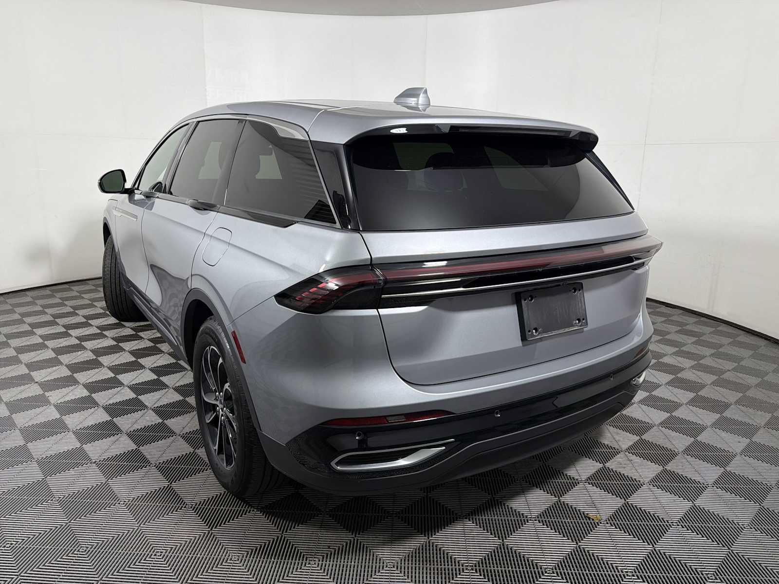 Used 2025 Lincoln Nautilus Premier w/ Equipment Group 102A AWD/4WD image 5