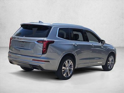 Used 2023 Cadillac XT6 Premium Luxury w/ Technology Package FWD image 5