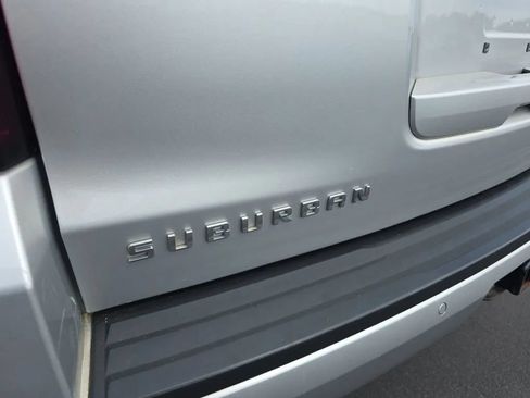 Used 2017 Chevrolet Suburban LT AWD/4WD image 11
