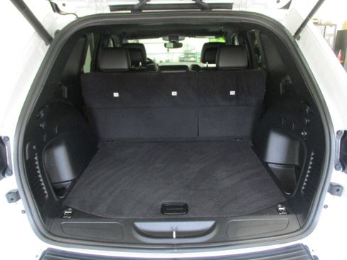 Used 2022 Jeep Grand Cherokee Limited image 16