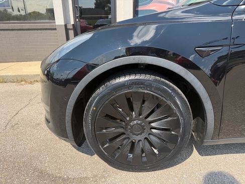 Used 2021 Tesla Model Y Long Range AWD/4WD image 27