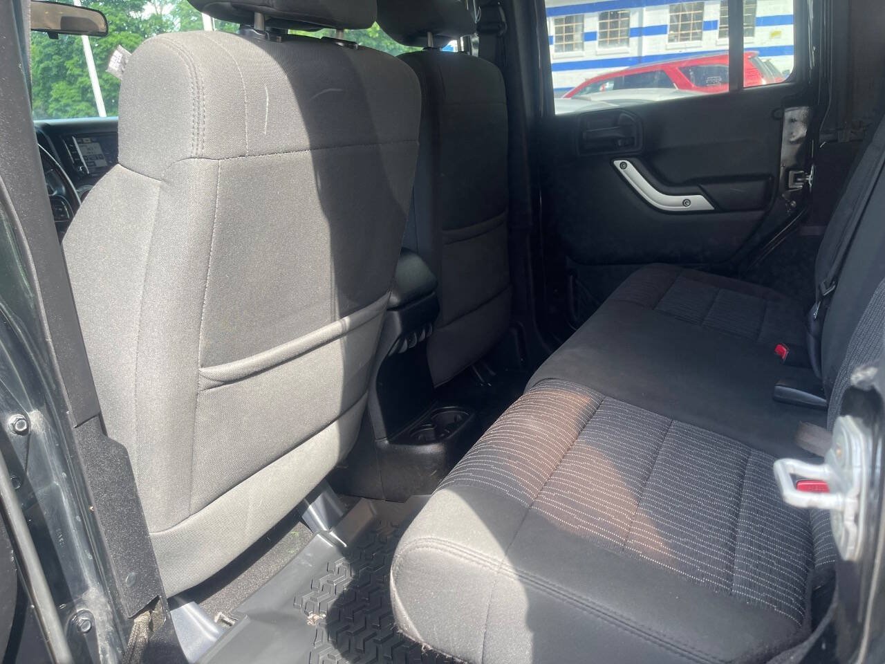 Used 2012 Jeep Wrangler Unlimited Sahara w/ Dual Top Group AWD/4WD image 18