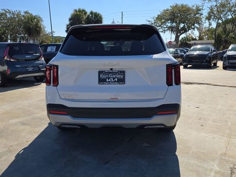 New 2026 Kia Sorento LX FWD image 7