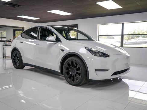 Used 2020 Tesla Model Y Long Range AWD/4WD image 5