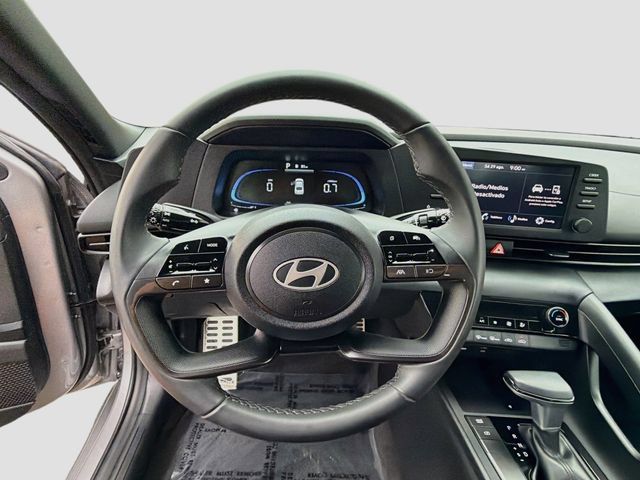 Certified 2025 Hyundai Elantra Sport FWD image 11