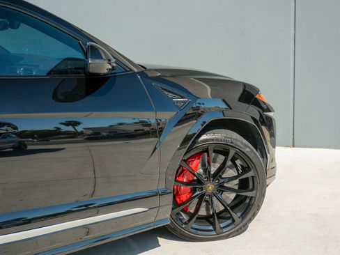 Used 2020 Lamborghini Urus image 41