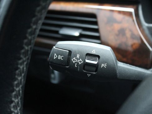 Used 2011 BMW 328i xDrive Sedan AWD/4WD image 16