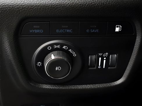 Used 2023 Jeep Grand Cherokee Overland image 43