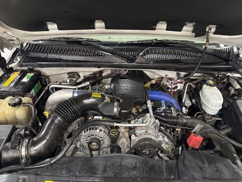Used 2004 GMC Sierra 2500 SLT w/ Heavy-Duty Power Package AWD/4WD image 31