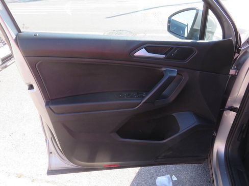Used 2019 Volkswagen Tiguan SE w/ Panoramic Sunroof Package AWD/4WD image 29