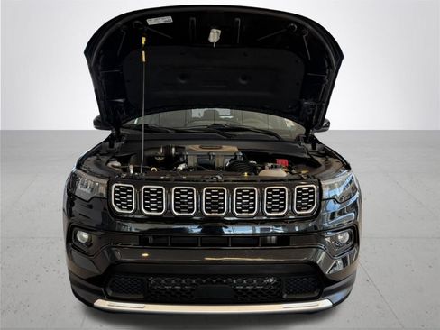 Used 2025 Jeep Compass Limited AWD/4WD image 4