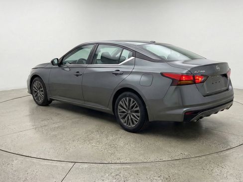 Used 2025 Nissan Altima 2.5 SV FWD image 6