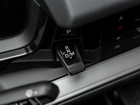 Certified 2025 Porsche Cayenne S AWD/4WD image 19