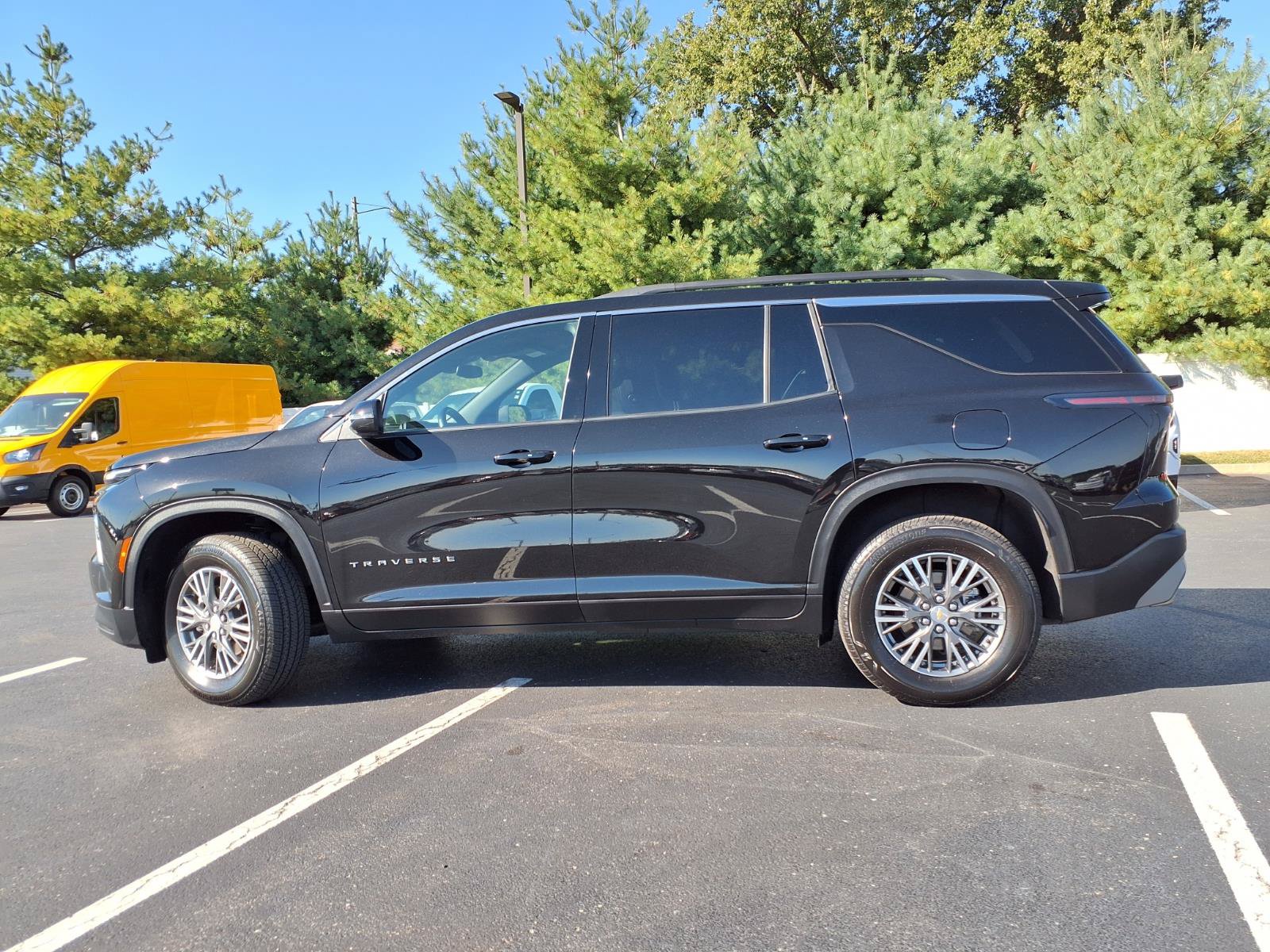 Used 2026 Chevrolet Traverse LT AWD/4WD image 28