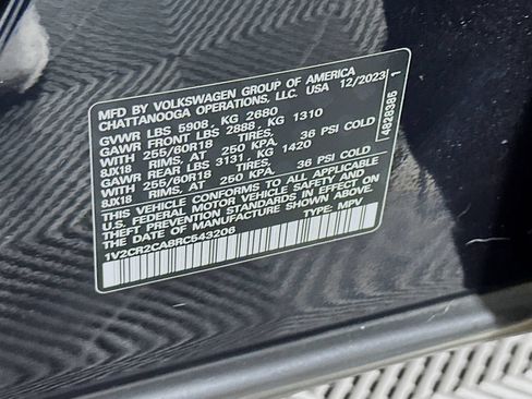 Used 2024 Volkswagen Atlas Peak Edition SE AWD/4WD image 35
