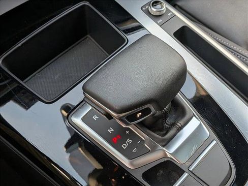 Certified 2025 Audi Q5 2.0T Premium image 9