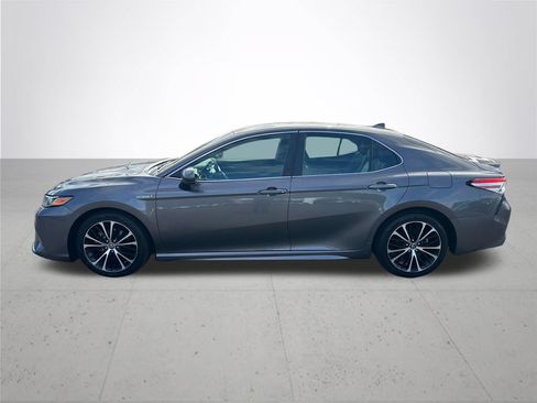 Used 2020 Toyota Camry SE w/ Carpet Mat Package FWD image 10