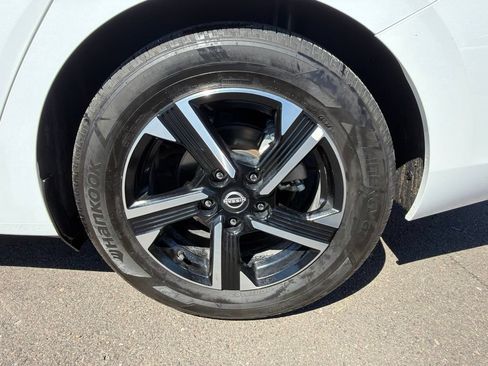 Used 2025 Nissan Sentra SV FWD image 32