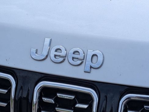 Used 2025 Jeep Compass Limited AWD/4WD image 9