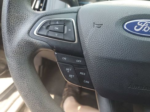 Used 2017 Ford Focus SE FWD image 17