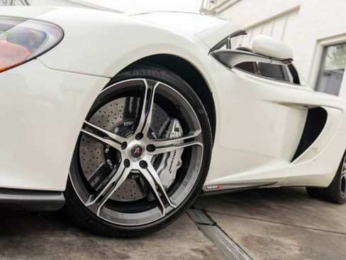 Used 2015 McLaren 650S Spider image 5