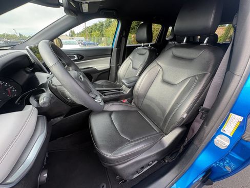 Used 2025 Jeep Compass Limited AWD/4WD image 37