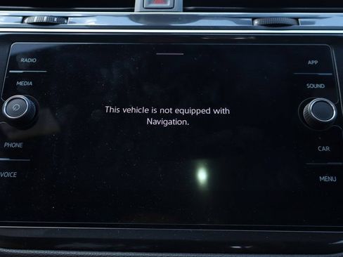 Used 2024 Volkswagen Tiguan SE R-Line FWD image 31