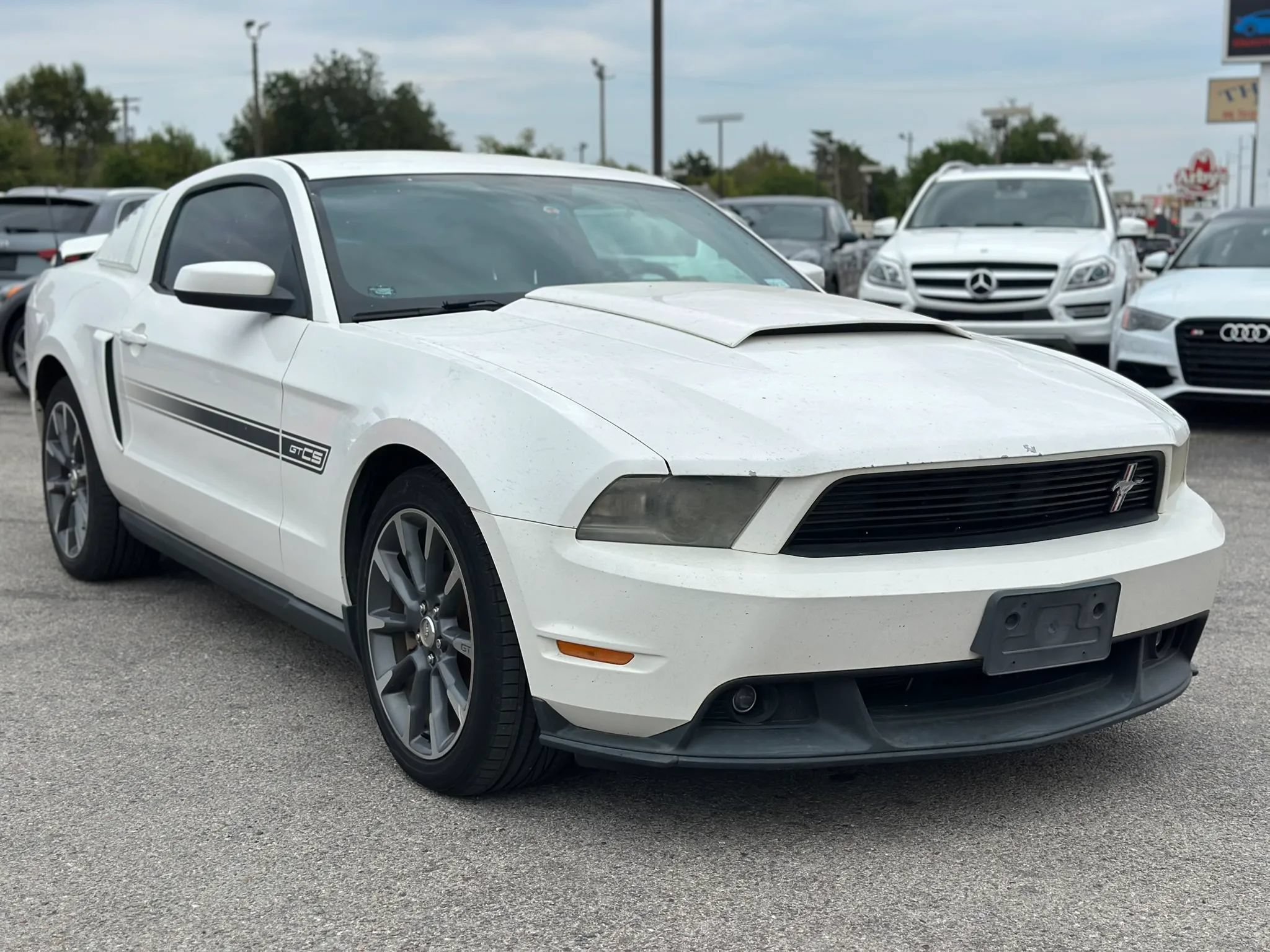 Used 2012 Ford Mustang GT Premium RWD image 3