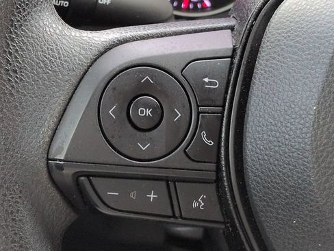 Used 2020 Toyota RAV4 XLE AWD/4WD image 23