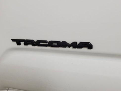 Used 2023 Toyota Tacoma SR5 w/ Technology Package AWD/4WD image 9