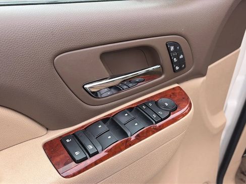 Used 2014 Chevrolet Tahoe LTZ image 11