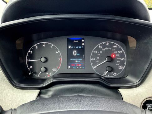 Used 2023 Toyota Corolla Cross LE image 25