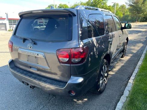 Used 2018 Toyota Sequoia Limited w/ Safety & Convenience Package AWD/4WD image 4