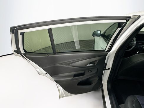 Used 2025 Buick Envista Preferred image 26