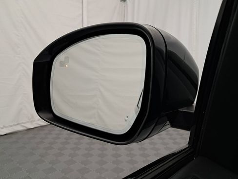 Used 2017 Land Rover Range Rover Sport SVR image 26